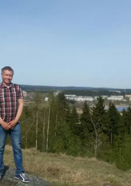 Я Анатолий, 42, из Петрозаводска, ищу знакомства на одну ночь