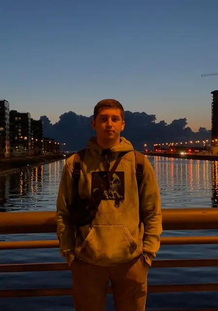 Андрей из Балакова, мне 24, познакомлюсь для постоянных отношений