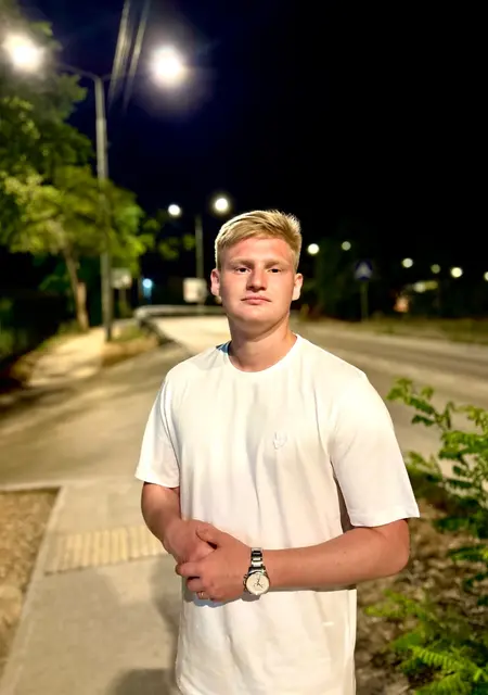 Я Андрей, 24, из Таганрога, ищу знакомство для вирта