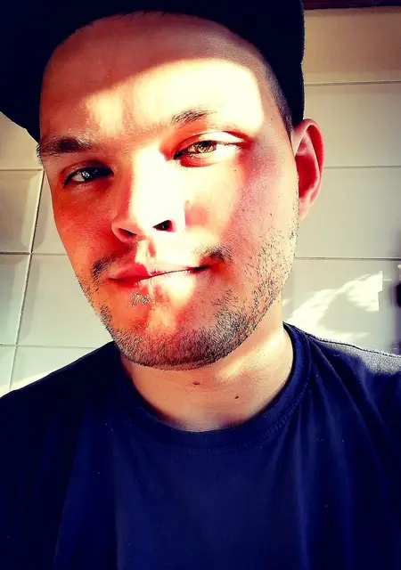 Илья из Нижнекамска, мне 31, познакомлюсь на одну ночь