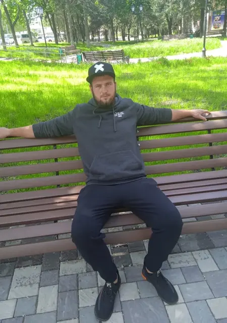 Евгений из Ставрополя, ищу на сайте знакомства на одну ночь