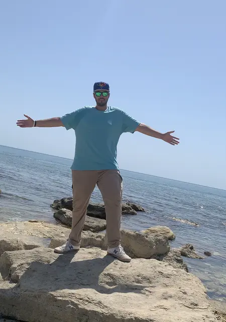 Тимур из Астрахани, мне 30, познакомлюсь на одну ночь