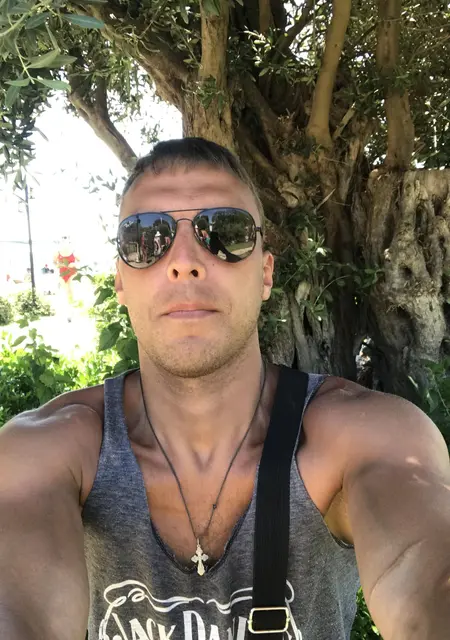 Андр из Санкт-Петербурга, ищу на сайте вирта