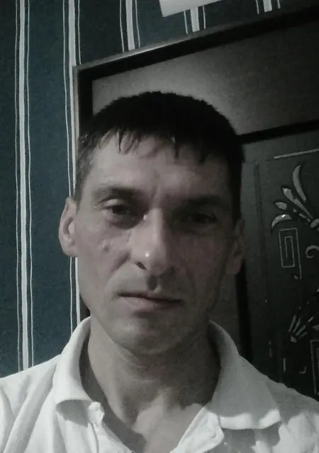 Роман из Анапы, мне 51, познакомлюсь на одну ночь