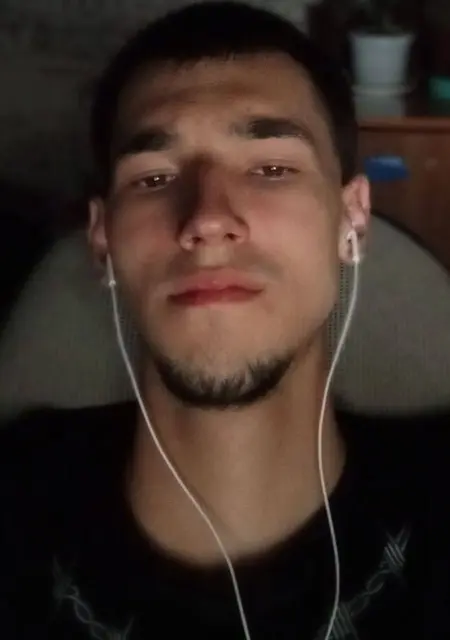 Я Илья, 22, знакомлюсь без обязательств в Прохладном