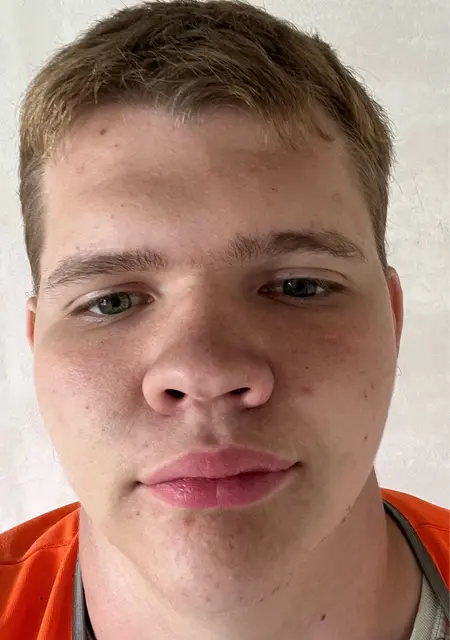 Я Артём, 18, из Пензы, ищу знакомства на одну ночь