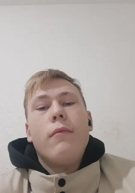 Сева из Салехарда, ищу на сайте знакомства на одну ночь