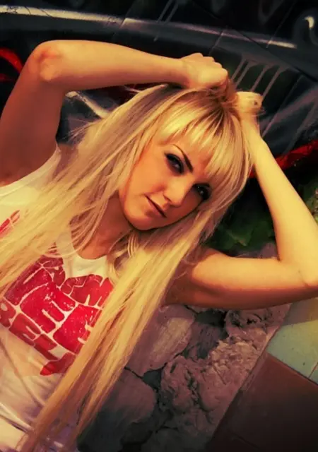 Лиза из Саратова, ищу на сайте знакомства без обязательств