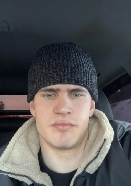 Я Артур, 23, из Самары, ищу знакомство для вирта