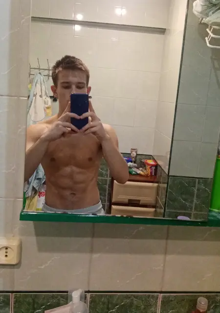 Andreu из Нижневартовска, мне 18, познакомлюсь на одну ночь