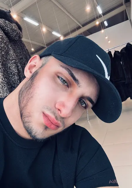 Я Руслан, 20, знакомлюсь на одну ночь в Йошкар-Оле