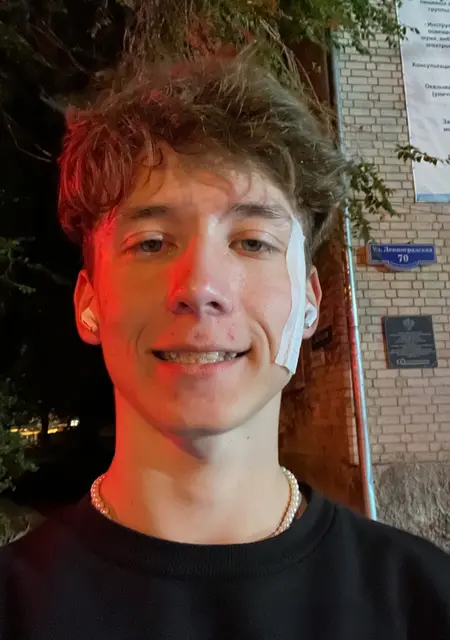 Я Виктор, 19, знакомлюсь на одну ночь в Чите