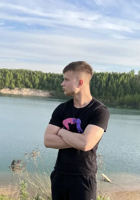 Даня из Смоленска, ищу на сайте знакомства на одну ночь