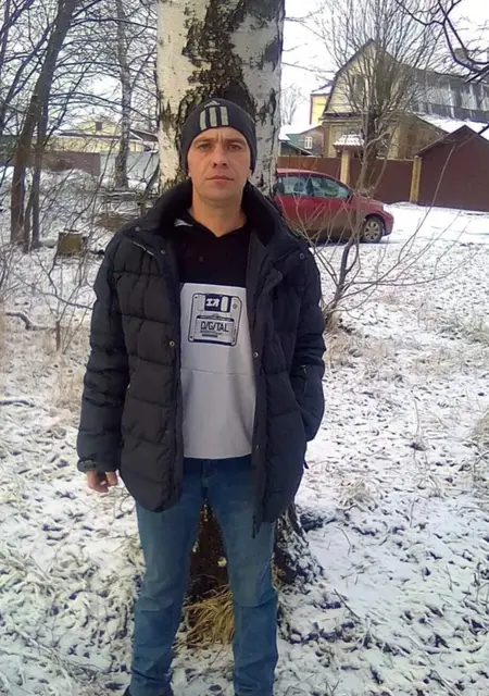 Я Лёня, 40, знакомлюсь для открытые отношения в Москве