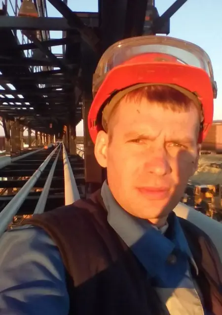 Я Саша, 43, из Саяногорска, ищу знакомства без обязательств