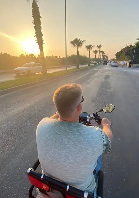 Я Андрей, 47, из Петрозаводска, ищу знакомства без обязательств