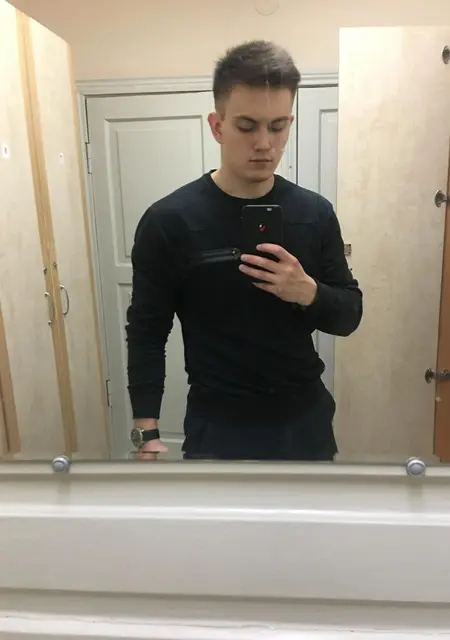 Я Kirus, 23, знакомлюсь на одну ночь в Волгограде