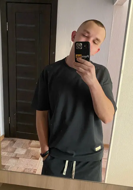 Санечка из Большого Камня, ищу на сайте приятное времяпровождение