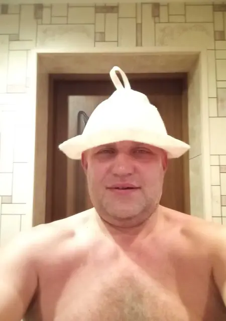 Я Олег, 54, из Воронежа, ищу знакомства без обязательств