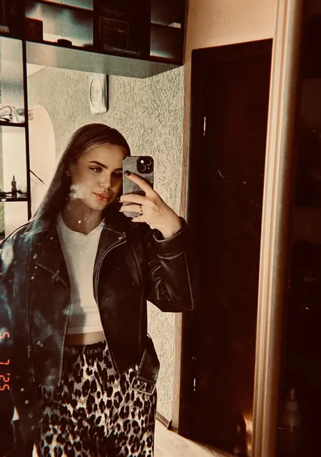 Софи из Воткинска, мне 25, познакомлюсь на одну ночь