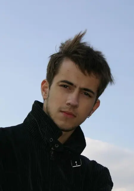 Я Александр, 27, из Солнечногорска, ищу знакомства без обязательств