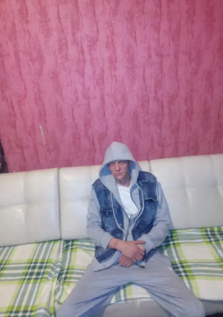 Я Саня, 45, знакомлюсь без обязательств в Череповце