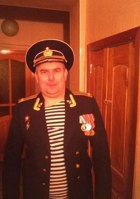 Я Валерий, 46, из Нового Уренгоя, ищу знакомства на одну ночь