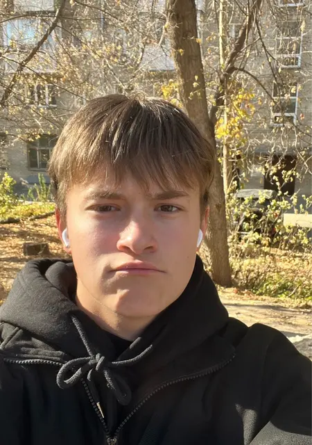 Я Александр, 20, из Томска, ищу знакомства без обязательств