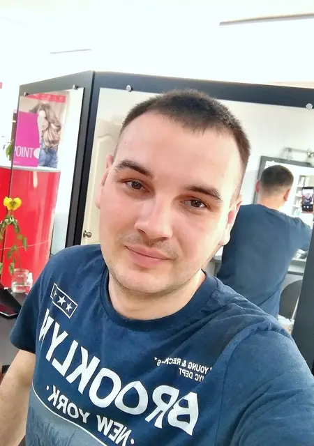 Я Вячеслав, 30, из Кемерово, ищу знакомства на одну ночь