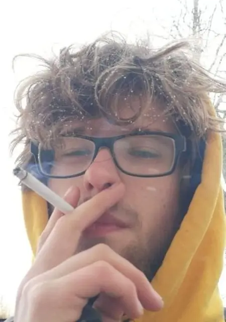 Robert из Варшавы, мне 18, познакомлюсь для приятного времяпровождения