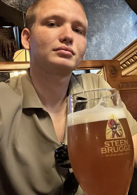 Павел из Таганрога, ищу на сайте постоянные отношения