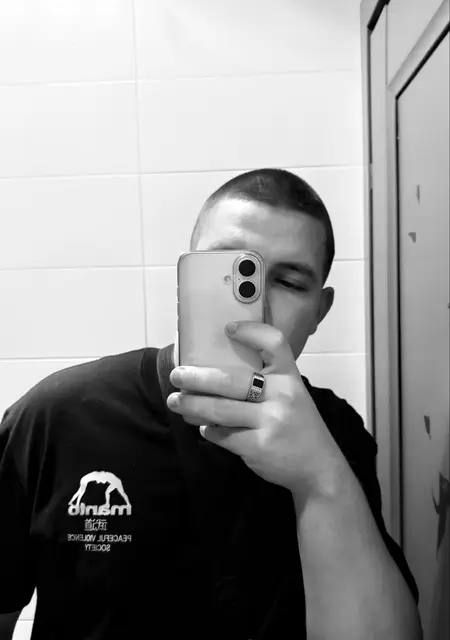 Роман из Кургана, мне 20, познакомлюсь без обязательств