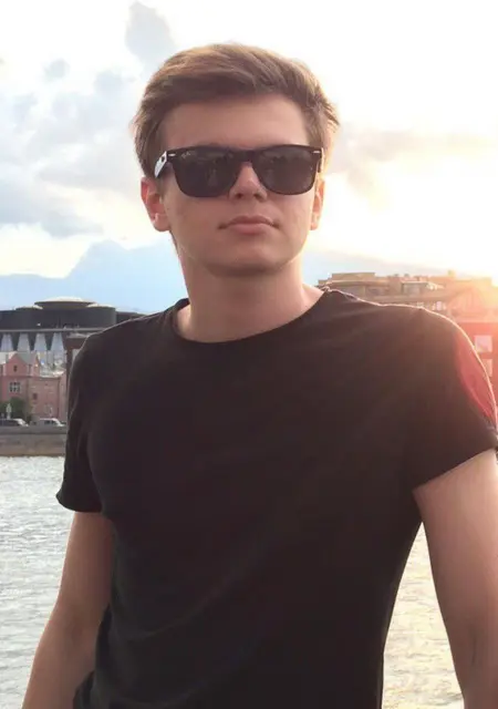 Денис из Курска, мне 31, познакомлюсь без обязательств