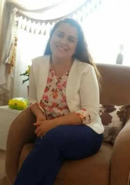 Я Nesrin, 44, знакомлюсь в Стамбуле