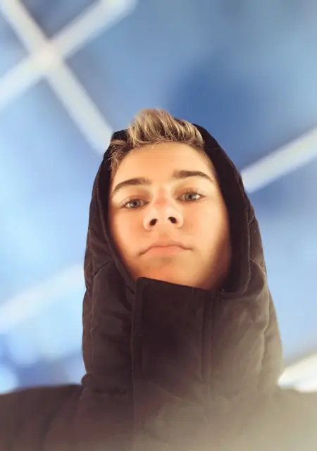 Олег из Балашова, мне 24, познакомлюсь на одну ночь