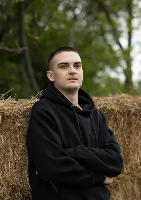 Я Vova, 19, из Ярославля, ищу знакомства без обязательств