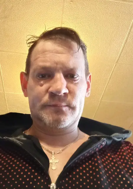 Сергей из Екатеринбурга, ищу на сайте открытые отношения