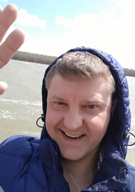 Макс из Чехова, мне 41, познакомлюсь на одну ночь