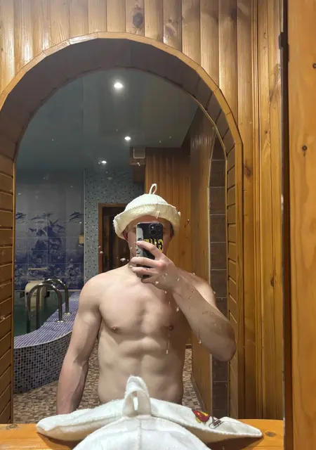 Я Дмитрий, 20, из Ярославля, ищу знакомства на одну ночь