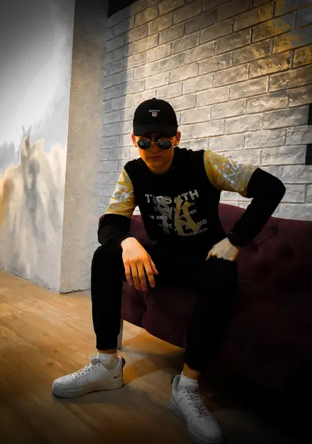 Я Даниил, 20, знакомлюсь на одну ночь в Тольятти