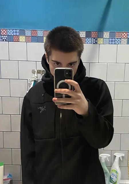 Я Николай, 20, из Обнинска, ищу знакомства на одну ночь