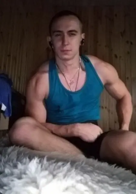 Дима из Энгельса, мне 26, познакомлюсь без обязательств