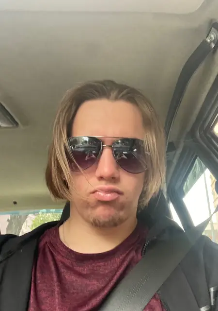 Александр из Саранска, мне 23, познакомлюсь на одну ночь