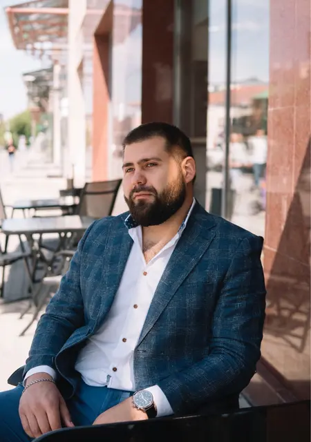 Кирилл из Нижневартовска, мне 27, познакомлюсь для приятного времяпровождения