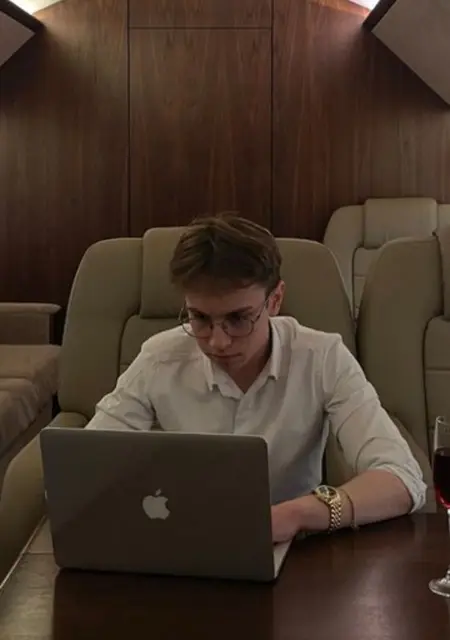 Денис из Москвы, ищу на сайте знакомства без обязательств