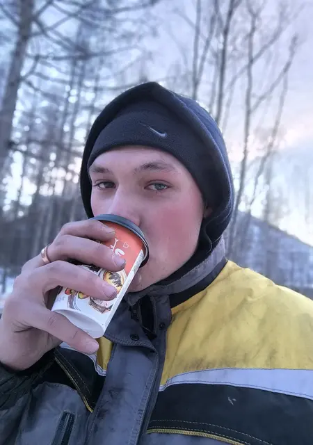 Михаил из Магадана, мне 23, познакомлюсь для открытые отношения