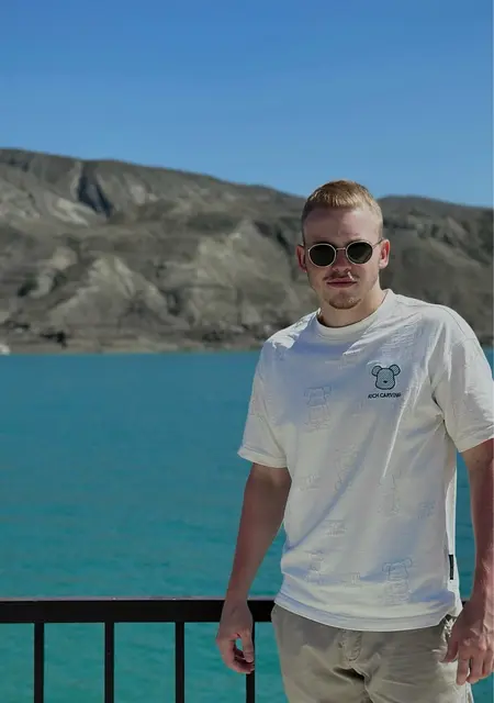 Я Макар, 26, из Йошкар-Олы, ищу знакомство для постоянных отношений