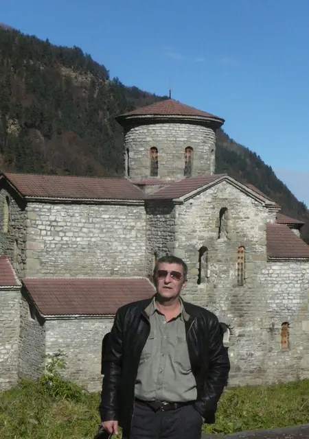 Я Геннадий, 25, знакомлюсь для постоянных отношений в Пятигорске