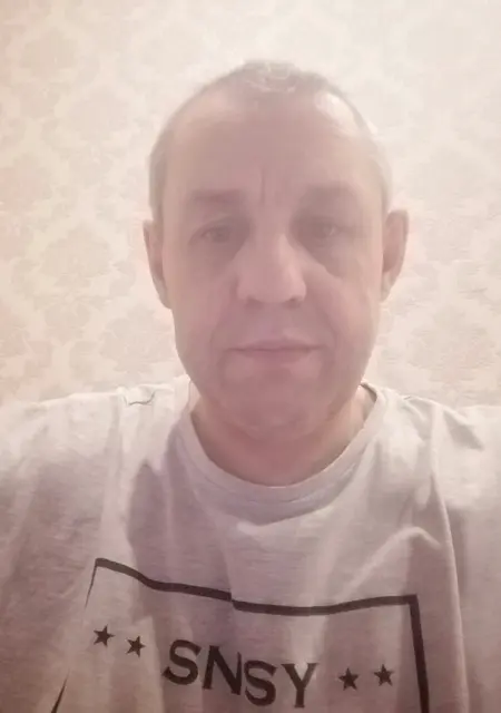 Я Артём, 47, из Уфы, ищу знакомства без обязательств