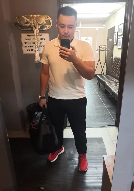 Я Артур, 27, из Уссурийска, ищу знакомства на одну ночь